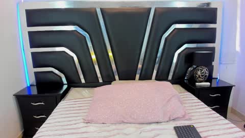 Sweet Samantha   online show from 8, 3, 2025