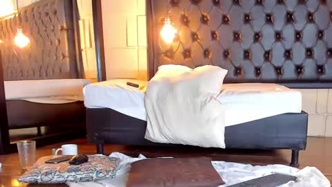 Alejandra  online show from 12, 3, 2025