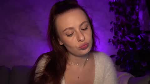 Snapshot of samanthavixen chatting on 4, 11, 2025 Goddess Samantha Vixen online show from 4, 11, 2025