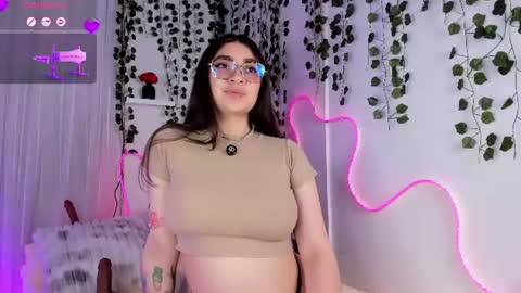 Snapshot of samii_evanns chatting on 3, 7, 2026 Samii Evans online show from 3, 7, 2026
