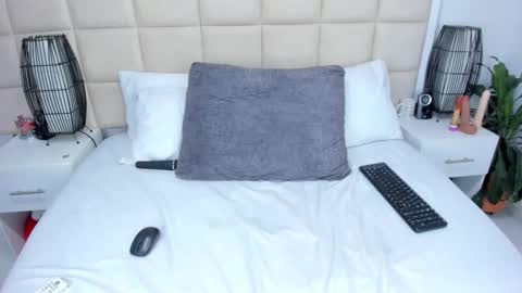 Nice to meet you guys my name is Lina. online show from 26, 9, 2025