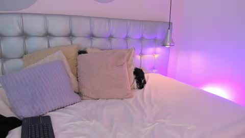 Axel online show from 13, 2, 2025