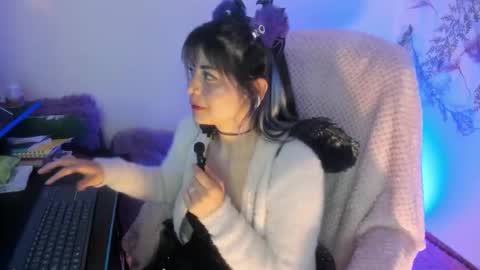   online show from 12, 10, 2025