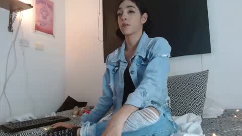 Samantha ferrer online show from 8, 3, 2025