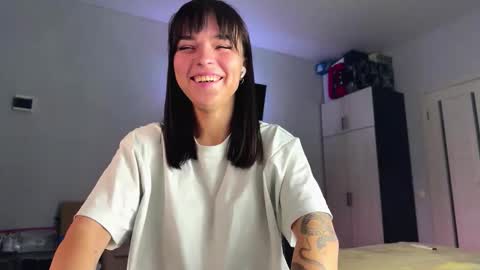 Snapshot of sandeemasri chatting on 3, 12, 2025 Lola online show from 3, 12, 2025