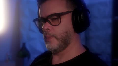 Sanders online show from 13, 10, 2025