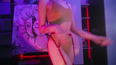 Sandy  online show from 6, 12, 2024