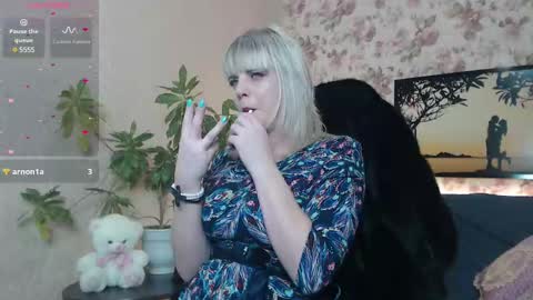 Snapshot of sandrawoolf chatting on 10, 12, 2024 sandrawoolf online show from 10, 12, 2024