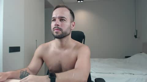 Snapshot of sandro_best chatting on 9, 7, 2026 DeAlex online show from 9, 7, 2026