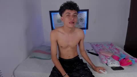 Snapshot of sandy_straw chatting on 4, 3, 2026 sandy_straw online show from 4, 3, 2026