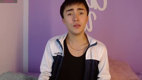 santi_fabulous online show from 4, 12, 2024