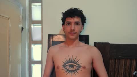 Snapshot of santi_twink19 chatting on 14, 10, 2025 santi_twink19 online show from 14, 10, 2025