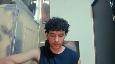 santi_twink19 online show from 10, 11, 2025