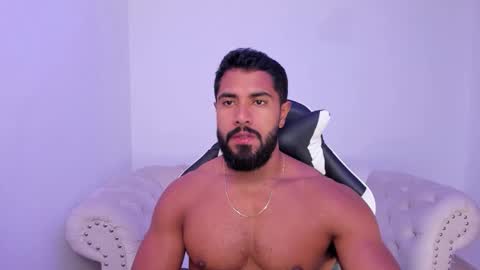 santiago_huntt online show from 18, 11, 2025