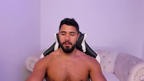 santiago_huntt online show from 3, 3, 2026
