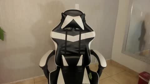 Julius Novachrono  online show from 6, 10, 2025