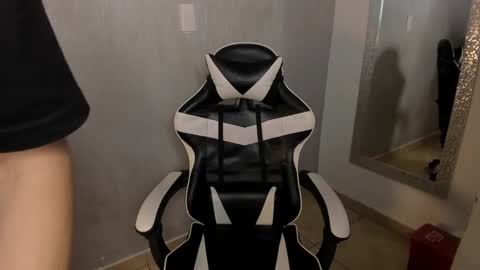 Julius Novachrono  online show from 5, 11, 2025