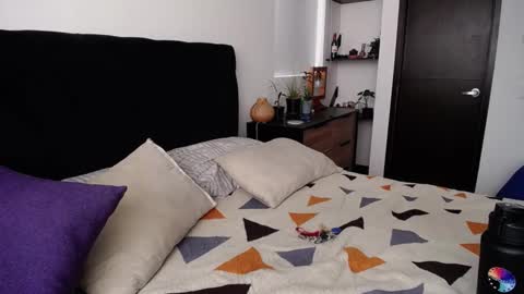 Santii online show from 21, 1, 2025