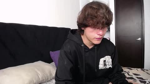 Santii online show from 8, 3, 2025