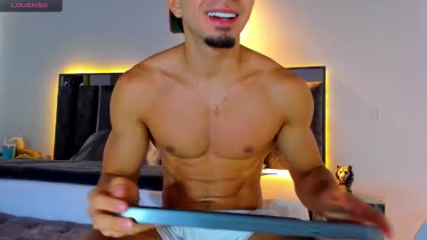 Santiago Seans online show from 4, 3, 2025