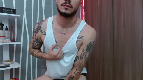 Santy Torres online show from 5, 11, 2025