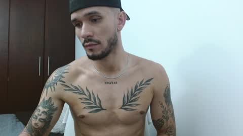 Snapshot of santti_torres chatting on 18, 5, 2026 Santy Torres online show from 18, 5, 2026
