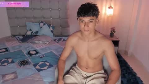 Snapshot of santy_stump chatting on 25, 9, 2025 santy_stump online show from 25, 9, 2025