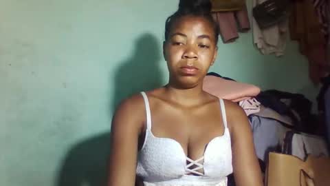 Snapshot of sanyah0123 chatting on 15, 11, 2025 sanyah0123 online show from 15, 11, 2025