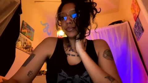 Snapshot of sapphire_honest chatting on 4, 1, 2025 sapphire online show from 4, 1, 2025