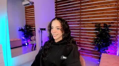 Snapshot of sapphire_venus chatting on 1, 2, 2026 Valerin online show from 1, 2, 2026