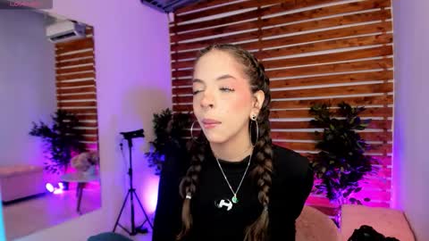 Snapshot of sapphire_venus chatting on 4, 2, 2026 Valerin online show from 4, 2, 2026