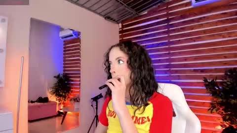 Snapshot of sapphire_venus chatting on 4, 3, 2026 Valerin online show from 4, 3, 2026