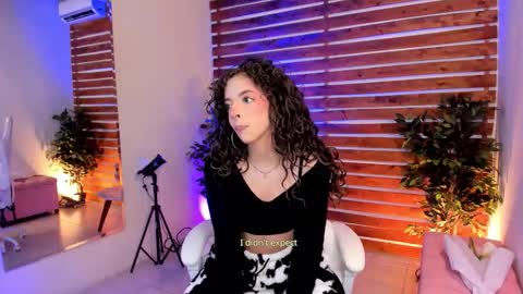 Snapshot of sapphire_venus chatting on 9, 3, 2026 Valerin online show from 9, 3, 2026