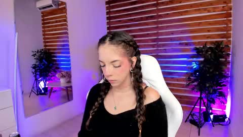 Snapshot of sapphire_venus chatting on 14, 4, 2026 Valerin online show from 14, 4, 2026