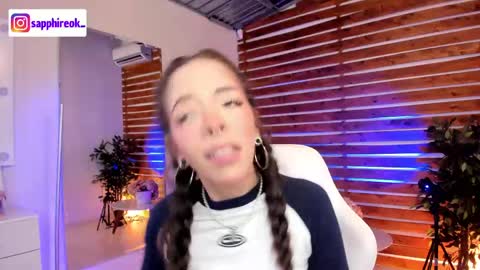 Snapshot of sapphire_venus chatting on 21, 4, 2026 Valerin online show from 21, 4, 2026