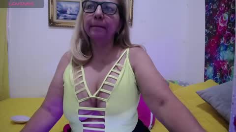 Snapshot of sara211 chatting on 24, 5, 2026 sara online show from 24, 5, 2026