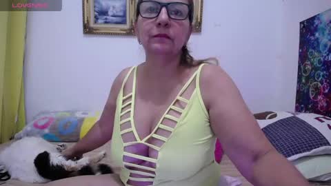 Snapshot of sara211 chatting on 3, 6, 2026 sara online show from 3, 6, 2026