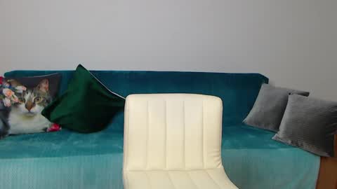 Im Sara I am happy to be here  online show from 27, 2, 2025