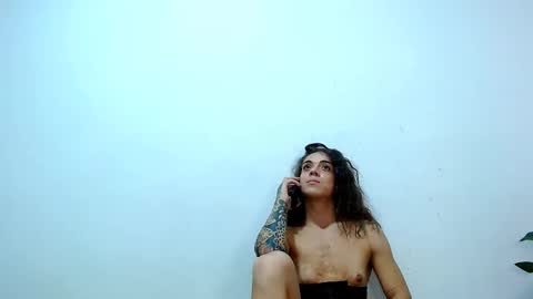 sara_johnson__ online show from 17, 10, 2025