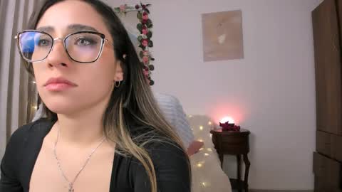 sara_kaii online show from 18, 5, 2026