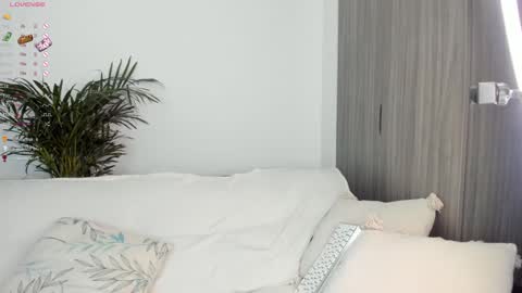 Sara  new account  give me thomb up  Follow me   help me reach 15k followers again   online show from 23, 12, 2024