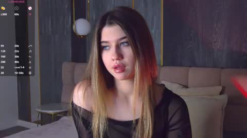 Snapshot of sara_lewiis chatting on 11, 10, 2025 Sara online show from 11, 10, 2025