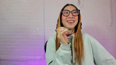 Sara Love online show from 16, 4, 2026