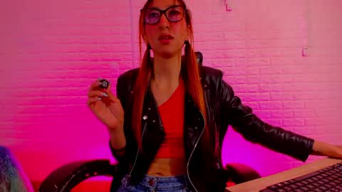Sara Love online show from 31, 5, 2026