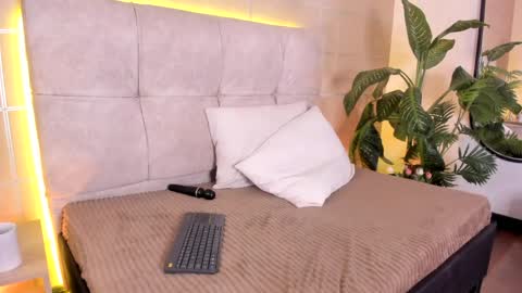Sara  online show from 11, 5, 2026