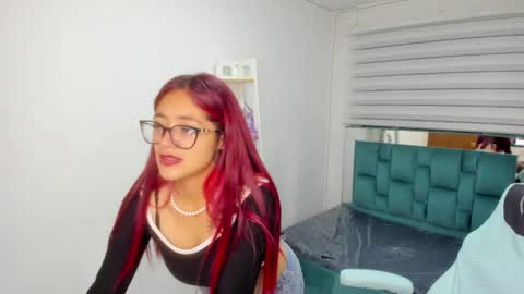 sara_red_x online show from 2, 5, 2026