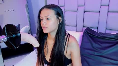 Snapshot of sara_rhoades_ chatting on 27, 11, 2025 Sara online show from 27, 11, 2025