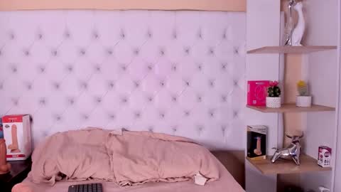 sara_salgado online show from 29, 9, 2025