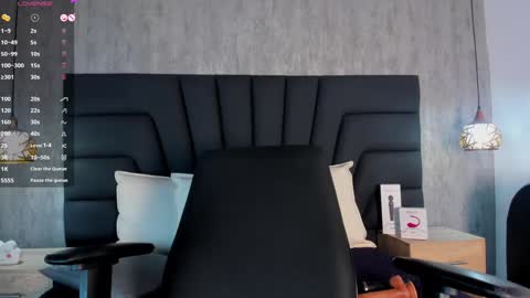 Snapshot of sara_stone17 chatting on 5, 2, 2025  -  online show from 5, 2, 2025