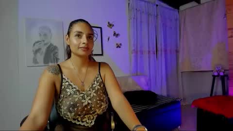 Snapshot of sara_thompson01 chatting on 18, 12, 2025 SARA online show from 18, 12, 2025